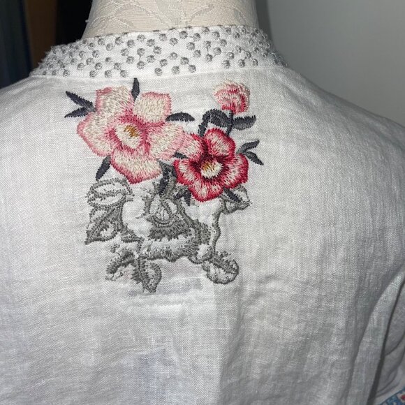 Johnny Was Womens Top Size Small White Embroidered Floral Casual Pure Linen - Picture 5 of 12